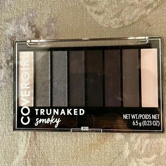 Makeup Bundle 🖤🦇 - Picture 4 of 7